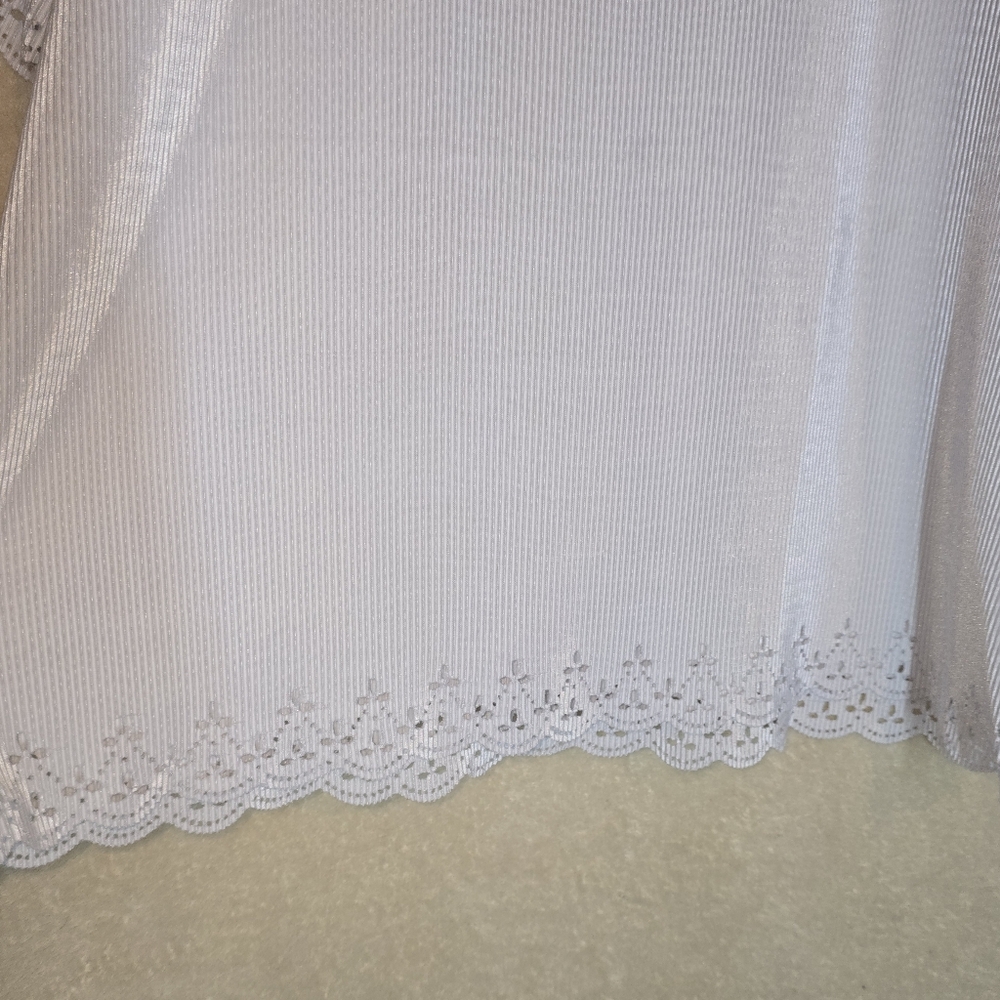T Shirt Women’s White Embellished Embroidered Short Sleeve Classic Stretch - Picture 3 of 7